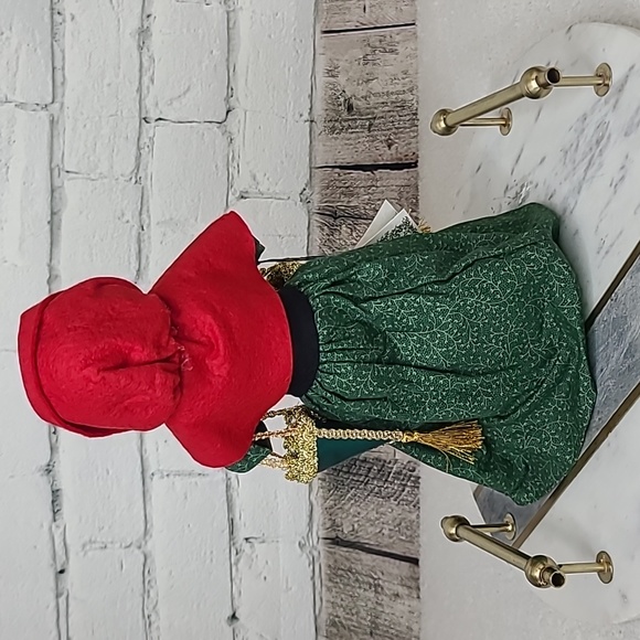 Byers' Choice Carolers 2004 Cries of London Woman Selling Candy Vintage - Picture 3 of 17